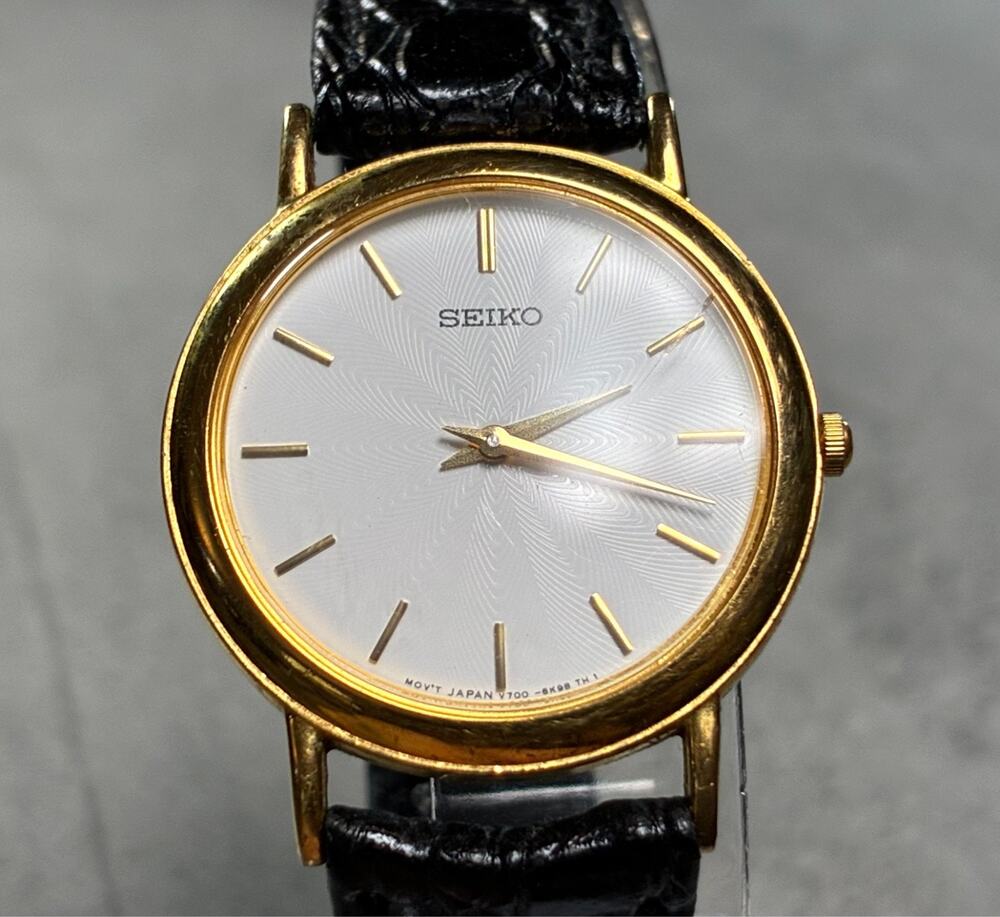 Seiko Men's Slim Vintage Watch V700-6K30 Sunburst White Dial 30mm Working Rare